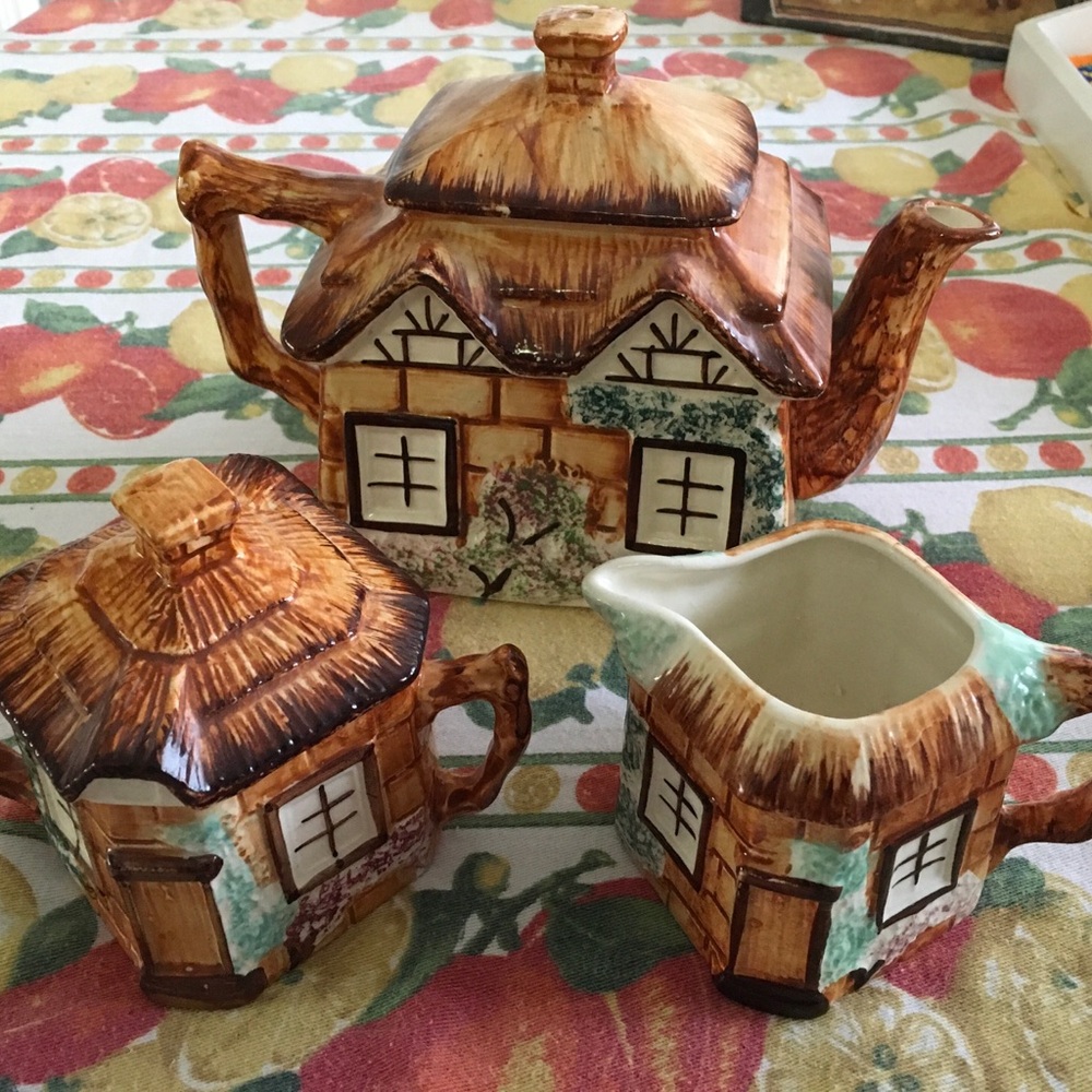 Vintage 1960s Tea Pot, cream , sugar